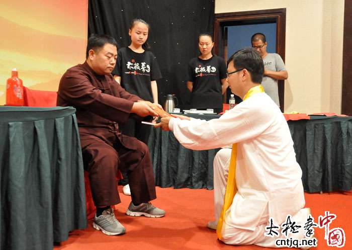 太极拳名家常子轩孟州收徒 . 太极拳名家常子轩孟州收徒